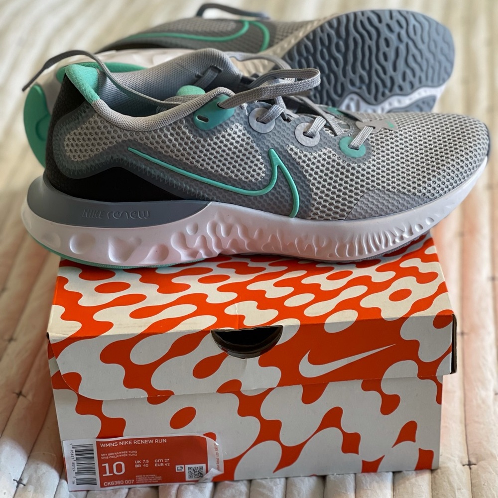 Nike Renew Run shoes-new with box